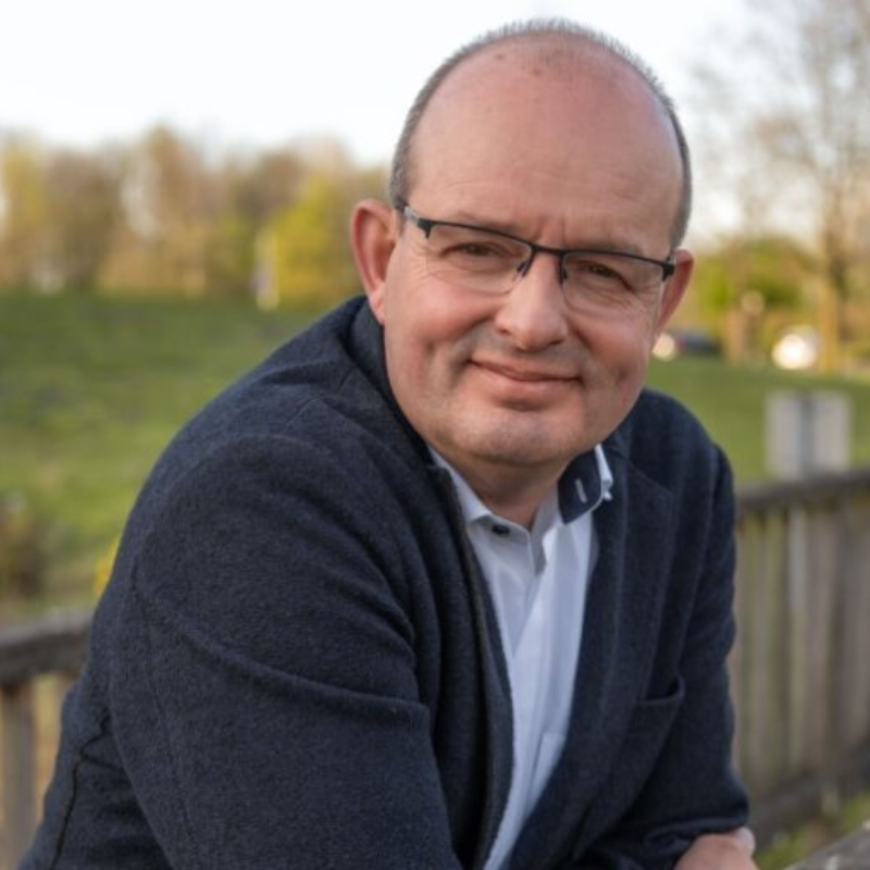  Dirk Grtzen